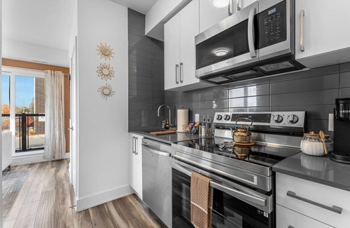 Niagara Falls Apartment | Tranquil 2BR Retreat Near Falls