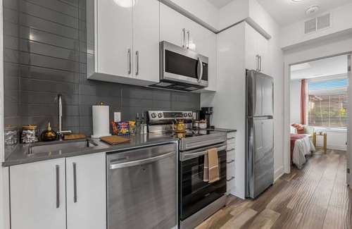Niagara Falls Apartment | Tranquil 2BR Retreat Near Falls