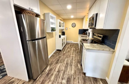 Blossvale Cottage | Tranquil 3-bedroom Sylvan Beach Cottage - Enjoy 20% off any stay
