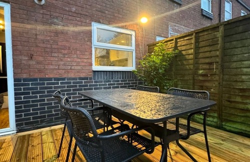 Atlantic Wharf House | Tranquil 4 Bedroom House | Overlooking Cardiff Wharf | Central | Free Parking