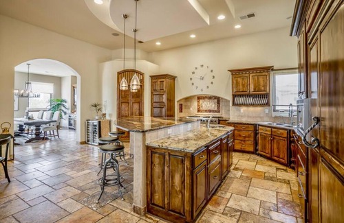 Rio Rancho House | Tranquil 4400 sqft home that fits the whole family