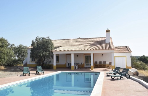 Vimieiro Villa | Tranquil Alentejo Villa with pool