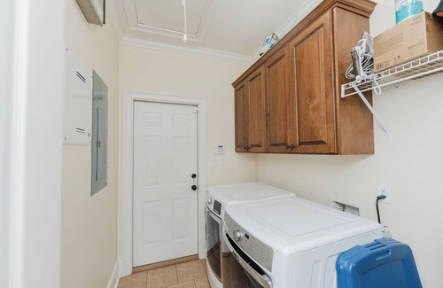 Albany House | Tranquil and Luxurious 3BR/2.5BA home in Albany