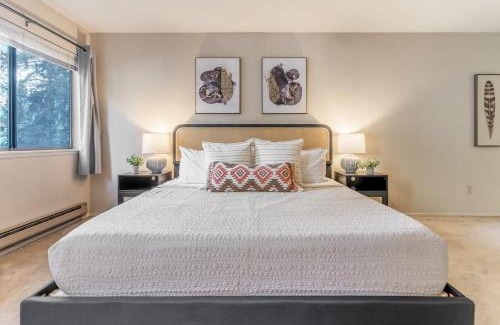 Northwest Bellevue Apartment | Tranquil Apt 2 King Suites Pet Friendly near DT Bellevue