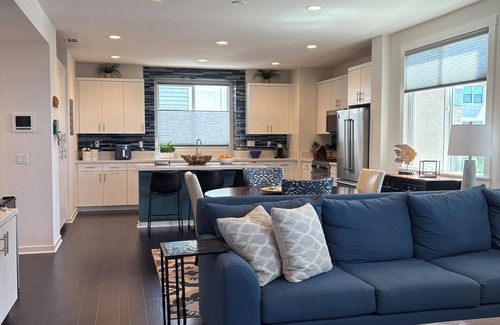 South Oceanside House | Tranquil Beach Townhome in Oceanside