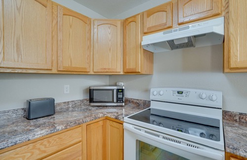 Tucson House | Tranquil & bright loft-style townhouse near Sabino Canyon!