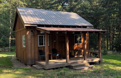 Hockinson Cabin | Tranquil cabin with WiFi in Brush Prairie