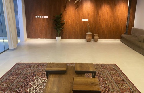 Jeddah Ski Chalet | Tranquil chalet with AC in Jeddah - 6 bedrooms available