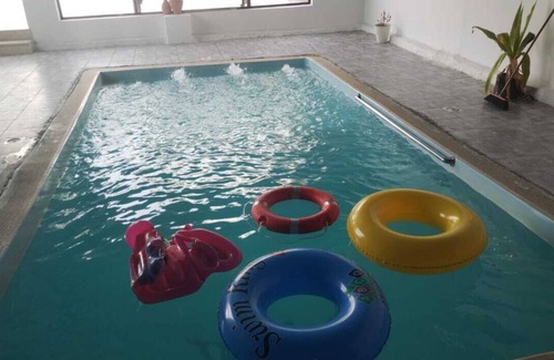Jeddah Ski Chalet | Tranquil chalet with AC in Jeddah - 6 bedrooms available