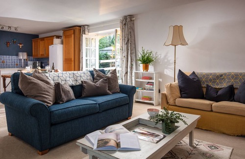 St Wenn Cottage | Tranquil Cornish cottage hideaway with huge garden