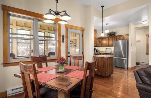 Columbia Falls House | Tranquil Creekside Cabin
