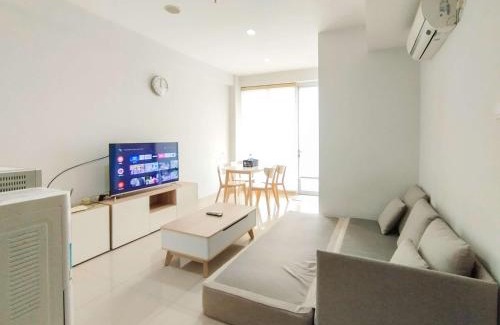 Dago Apartment | Tranquil Designed 2BR Apartment Dago Suites By Travelio