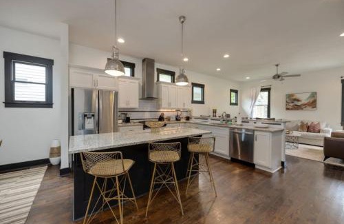 Historic Edgefield House | Tranquil East Nash Escape - Pool Table