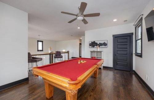 Historic Edgefield House | Tranquil East Nash Escape - Pool Table