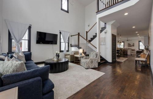 Historic Edgefield House | Tranquil East Nash Escape - Pool Table