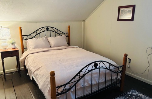 Manchester Center Other | Tranquil farmhouse in Manchester - perfect for ski or summer fun!