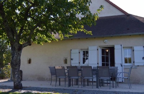 Sarzay Cottage | Tranquil Farmhouse Retreat in George Sand Valley - Cycling, Hiking & History