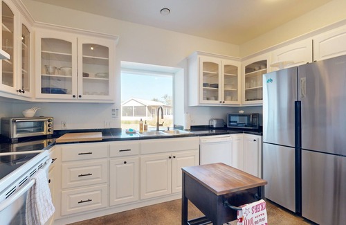 Hye House | Tranquil farmstead with beautiful views of the country, fire pit, & cozy cottage