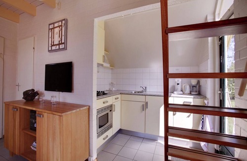 Municipality of Dalfsen House | Tranquil Forest Retreat