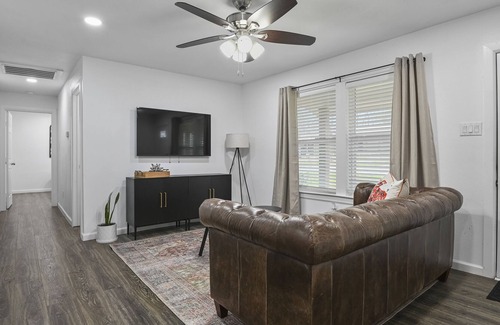 Denison House | Tranquil Fully Fenced Family Friendly Home in Denison