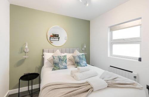 Dudden Hill Apartment | Tranquil Garden Studio in Neasden, London
