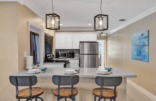 Lake Ridge House | Tranquil Getaway w/Private Heated Pool