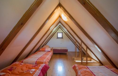 Brod Moravice House | Tranquil Holiday Home in Kvarner near Kupa River