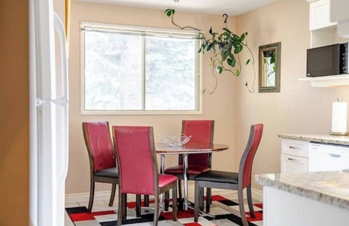 Southwest Calgary House | Tranquil Home in Bracewood Community of Calgary Southwest Alberta.