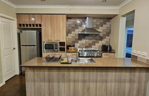 Point Cook Apartment | Tranquil home in Point Cook.