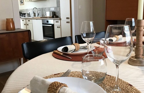 Chateauroux Cottage | Tranquil House in Peaceful Châteauroux with Garden, Parking, and Full Comfort