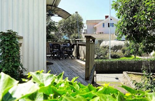 Foto House | Tranquil Island Retreat in Foto-By Traum