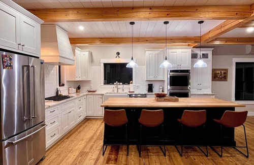 Lee House | Tranquil lakeside and trailside 5-bedroom house in Lee with gourmet kitchen.