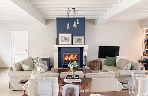 Herry House | Tranquil & luxurious 4BD + 3BA country house in the wine region of Sancerre
