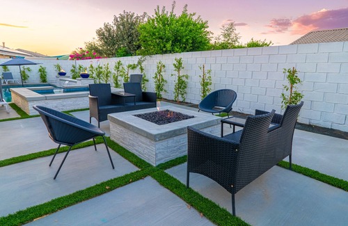 Indio House | Tranquil Luxury ~ Pool ~ Hot Tub ~ Game Room ~ Pkg