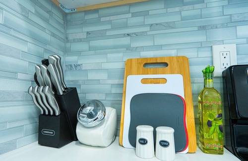 North Redondo House | Tranquil Oasis: Mins to LAX. Downtown LA & Orange County. SoFi/Redondo/Disney