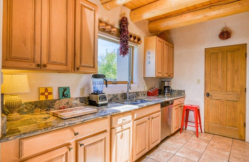 Arroyo Seco House | Tranquil oasis with casita, fast WiFi, patios, hot tub & mountain views