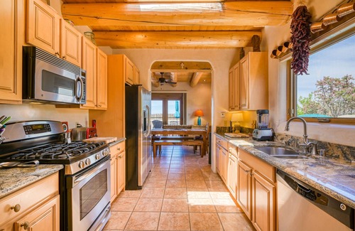 Arroyo Seco House | Tranquil oasis with casita, fast WiFi, patios, hot tub & mountain views