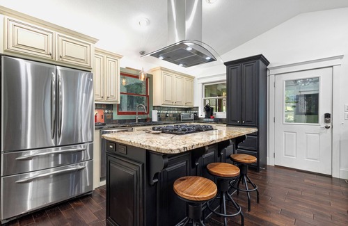 Blairsville Cottage | Tranquil Pet Friendly, Luxury Cottage in Blue Ridge Mtns! UC STR License 022260