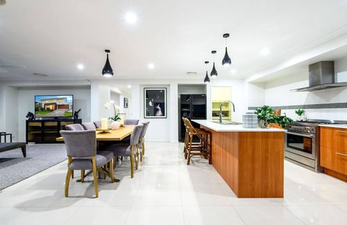 Bridgeman Downs Apartment | Tranquil Retreat Spacious Home with Pool