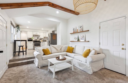Cherry Hill House | Tranquil Retreat in Cherry Hill located near Philadelphia, PA