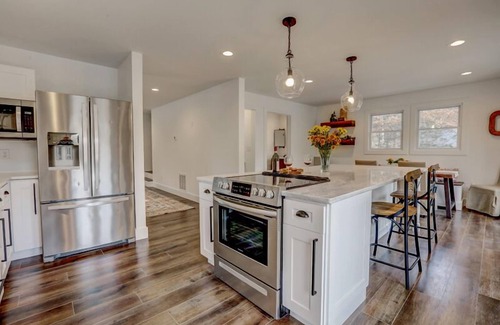 Pittsburg House | Tranquil retreat minutes to I-75 w/amazing views!