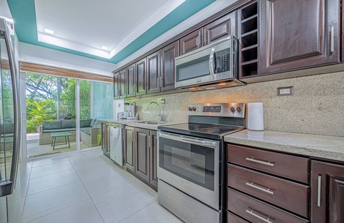 Villarreal House | Tranquil Retreat with Pool, Hot Tub & Dog-Friendly Amenities