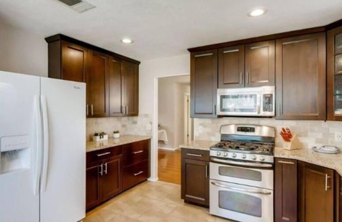 Springbrook House | Tranquil, Spacious Retreat - close to Austin and Round Rock!