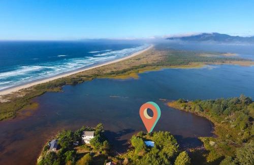 Cape Meares House | Tranquil Tides- Cape Meares Lakefront Beach Home