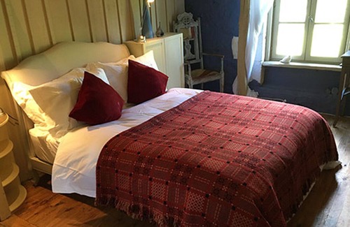Issac House | Tranquil transformed millhouse set in 4 acres of stunning Dordogne countryside.