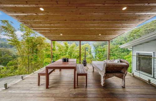 Korora House | Tranquil Treetop Haven 3BR House with breathtaking views