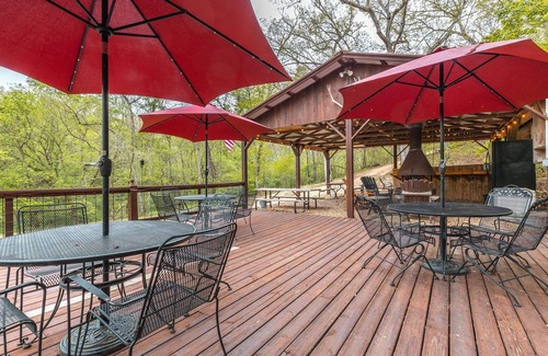 Steelville Cabin | Tranquil Two Bedroom home on 300 Acre Farm with Private River Access