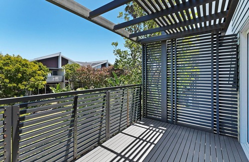Magenta Shores House | Tranquil Villa close to beach