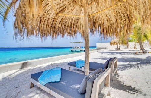 Playa Villa | Tranquil villa with private beach & pier on Something Special dive spot
