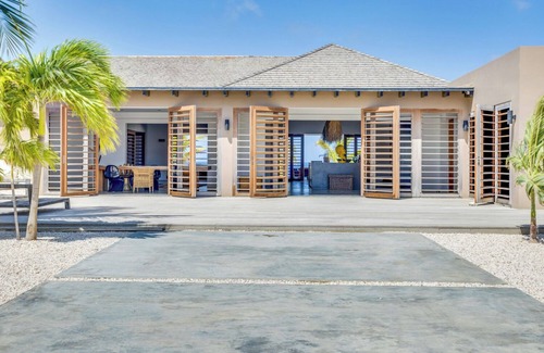 Playa Villa | Tranquil villa with private beach & pier on Something Special dive spot